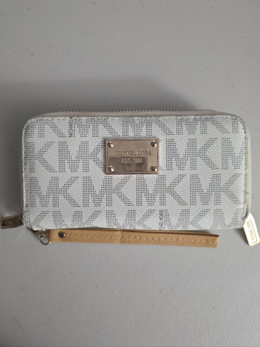 Michael Kors White Signature Zip Wallet with Tan Wristlet